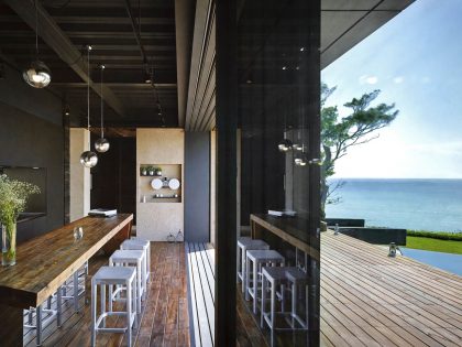 A Stunning Seafront Home with Pool and Spectacular Ocean Views in Taiwan by Create + Think Design Studio (17)