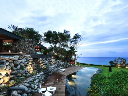 A Stunning Seafront Home with Pool and Spectacular Ocean Views in Taiwan by Create + Think Design Studio (29)
