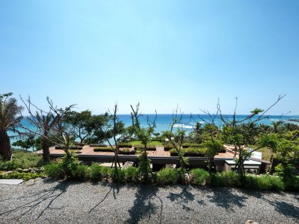 A Stunning Seafront Home with Pool and Spectacular Ocean Views in Taiwan by Create + Think Design Studio (6)