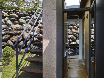 A Stunning Seafront Home with Pool and Spectacular Ocean Views in Taiwan by Create + Think Design Studio (9)