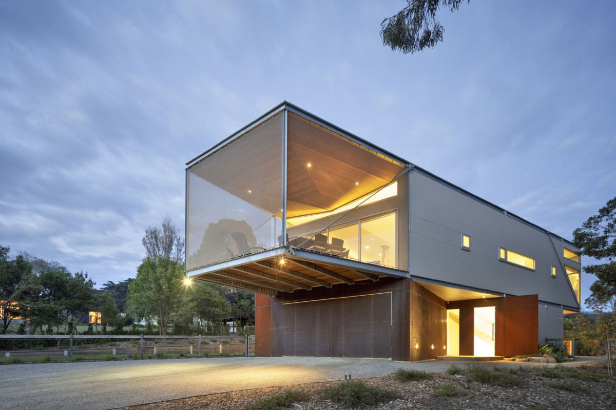 A Stunning Seaside House with Butterfly Roof and Glazed Facades on the Mornington Peninsula by Tim Spicer Architects and Col Bandy Architects (10)