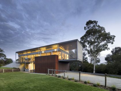 A Stunning Seaside House with Butterfly Roof and Glazed Facades on the Mornington Peninsula by Tim Spicer Architects and Col Bandy Architects (12)