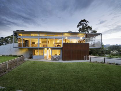 A Stunning Seaside House with Butterfly Roof and Glazed Facades on the Mornington Peninsula by Tim Spicer Architects and Col Bandy Architects (13)