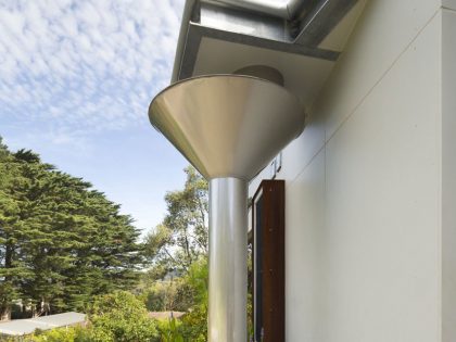 A Stunning Seaside House with Butterfly Roof and Glazed Facades on the Mornington Peninsula by Tim Spicer Architects and Col Bandy Architects (3)