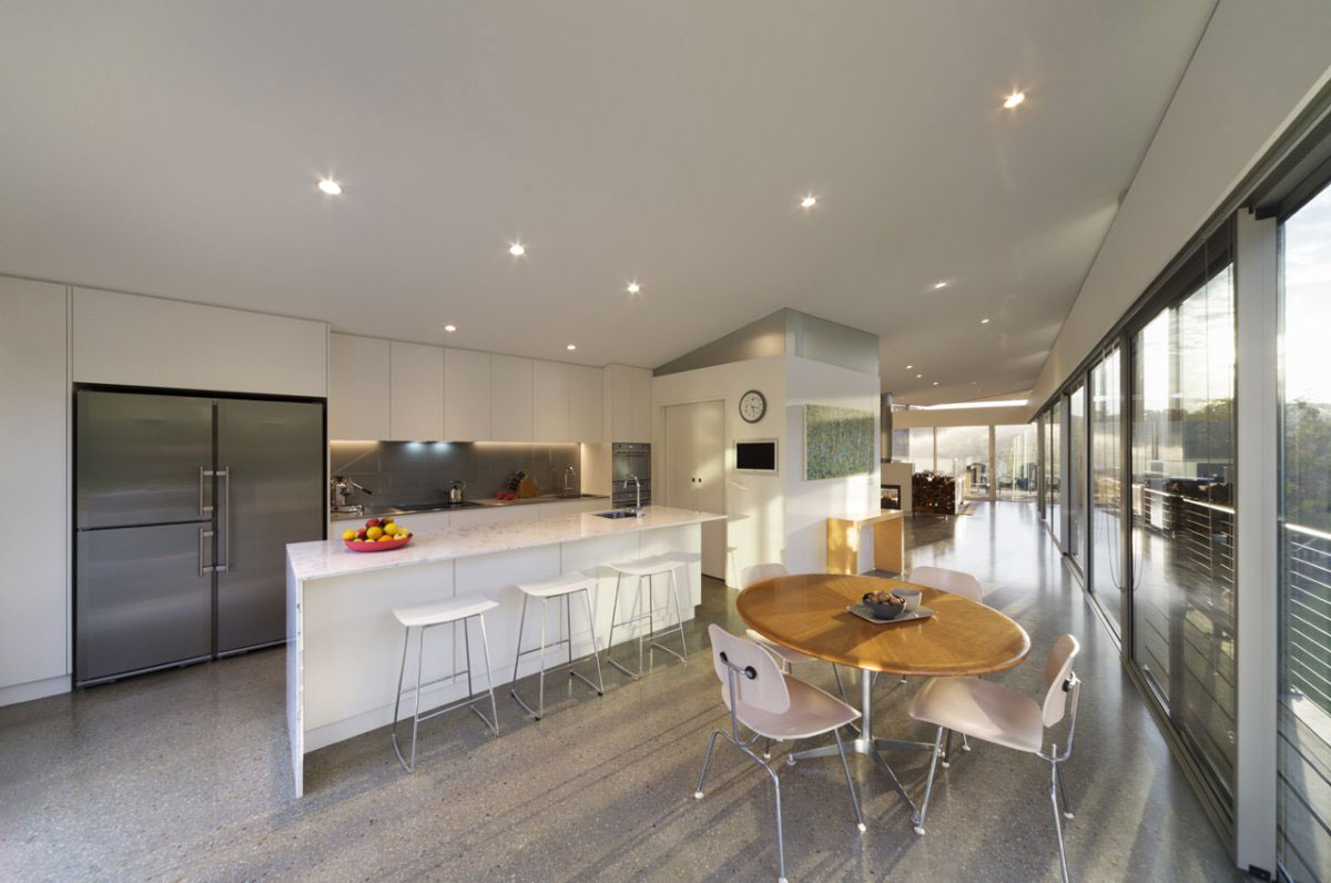 A Stunning Seaside House with Butterfly Roof and Glazed Facades on the Mornington Peninsula by Tim Spicer Architects and Col Bandy Architects (4)