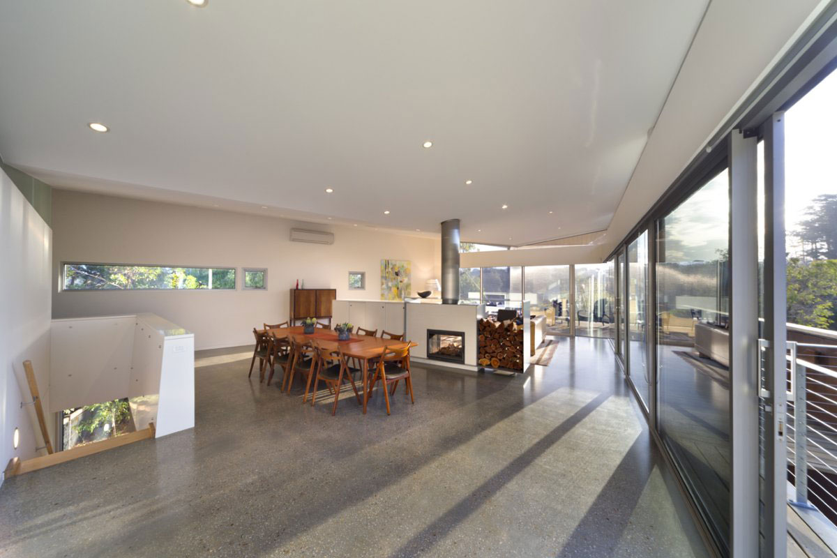 A Stunning Seaside House with Butterfly Roof and Glazed Facades on the Mornington Peninsula by Tim Spicer Architects and Col Bandy Architects (5)