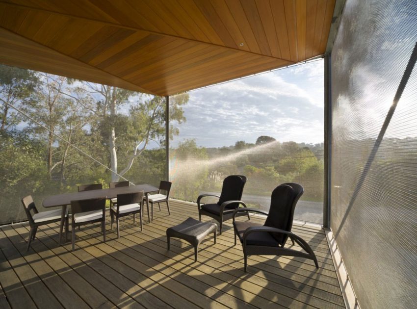 A Stunning Seaside House with Butterfly Roof and Glazed Facades on the Mornington Peninsula by Tim Spicer Architects and Col Bandy Architects (6)