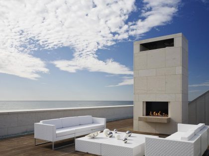 A Stunning Ultramodern Beach House Greeted by an Elegant Cantilevered Room in Southampton by Alexander Gorlin Architects (3)