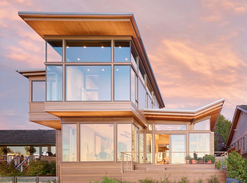 A Stunning Waterfront Home with a Dramatic Panorama of Water and Mountains in Seattle by FINNE Architects (1)