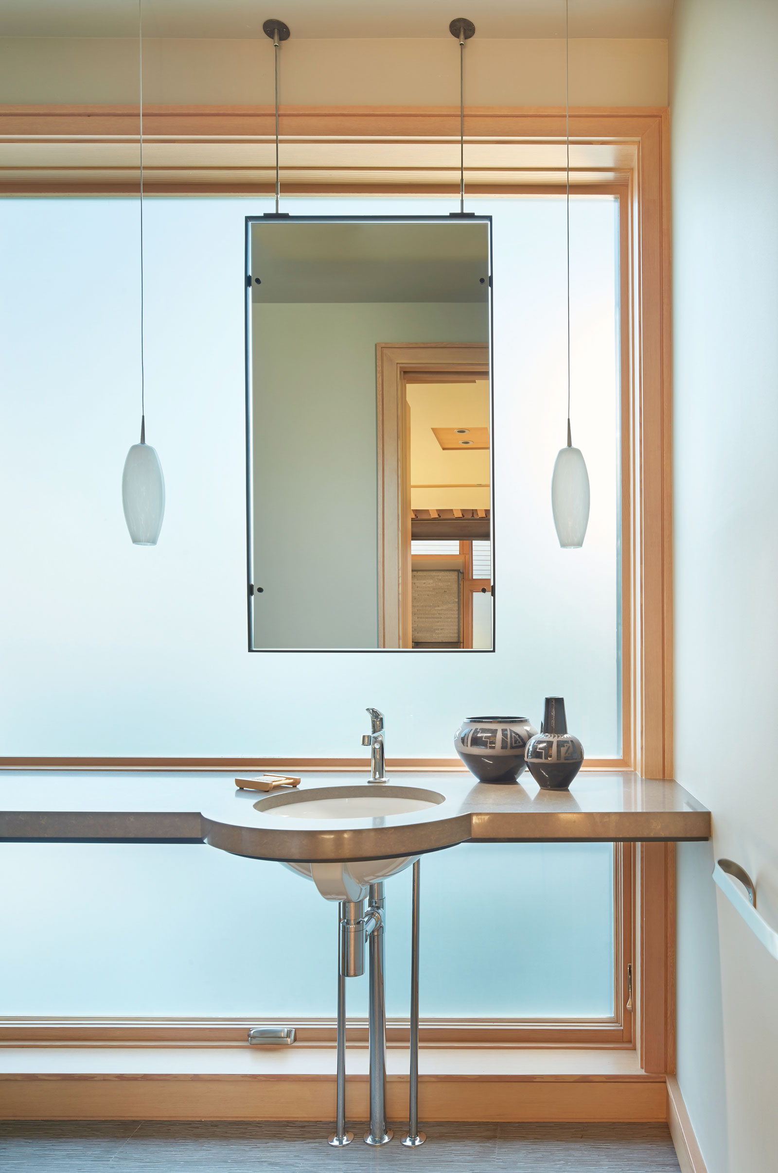 A Stunning Waterfront Home with a Dramatic Panorama of Water and Mountains in Seattle by FINNE Architects (19)