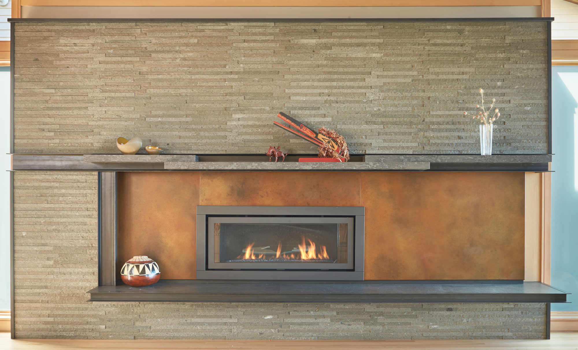 A Stunning Waterfront Home with a Dramatic Panorama of Water and Mountains in Seattle by FINNE Architects (9)