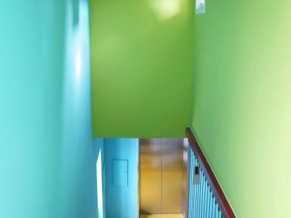 A Stunning White House with Beautiful Pops of Color in Seoul, South Korea by Design band YOAP (10)
