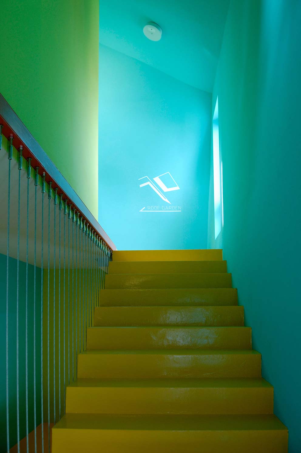 A Stunning White House with Beautiful Pops of Color in Seoul, South Korea by Design band YOAP (9)