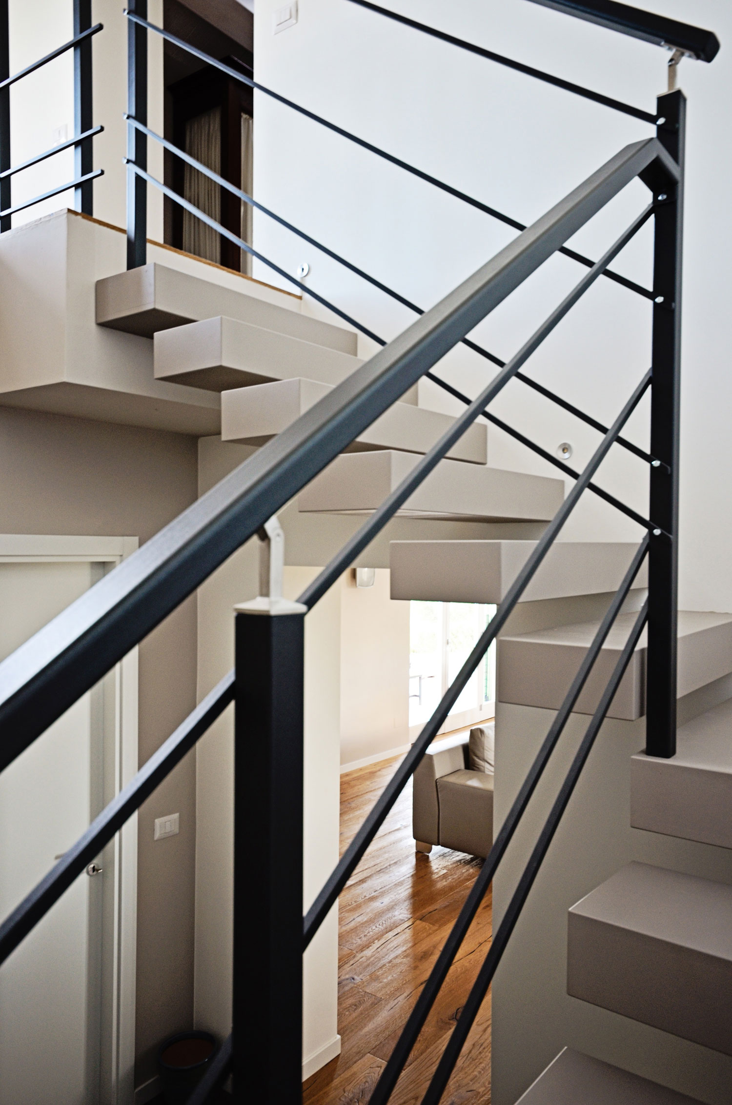 A Stunning and Comfortable Contemporary Home Overlooking the Hills of Saltregna by Paolo Vigoni (7)