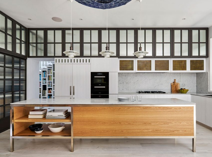 A Stunning and Luminous Beach House Inspired by a Ship on Stilts in Collaroy by Luigi Rosselli Architects (10)