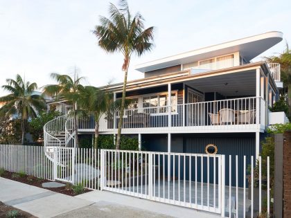 A Stunning and Luminous Beach House Inspired by a Ship on Stilts in Collaroy by Luigi Rosselli Architects (2)