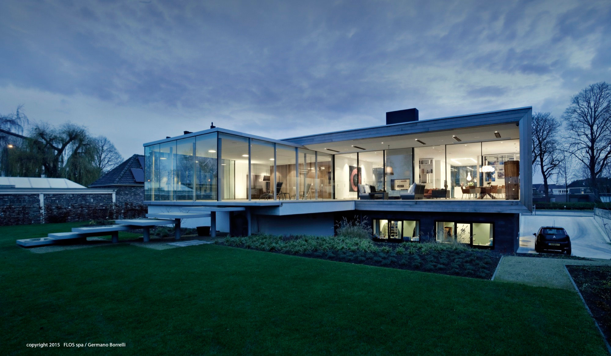 A Stunning and Luminous Contemporary Home on the Edge of a Pretty Man-Made River by LIAG architects (17)