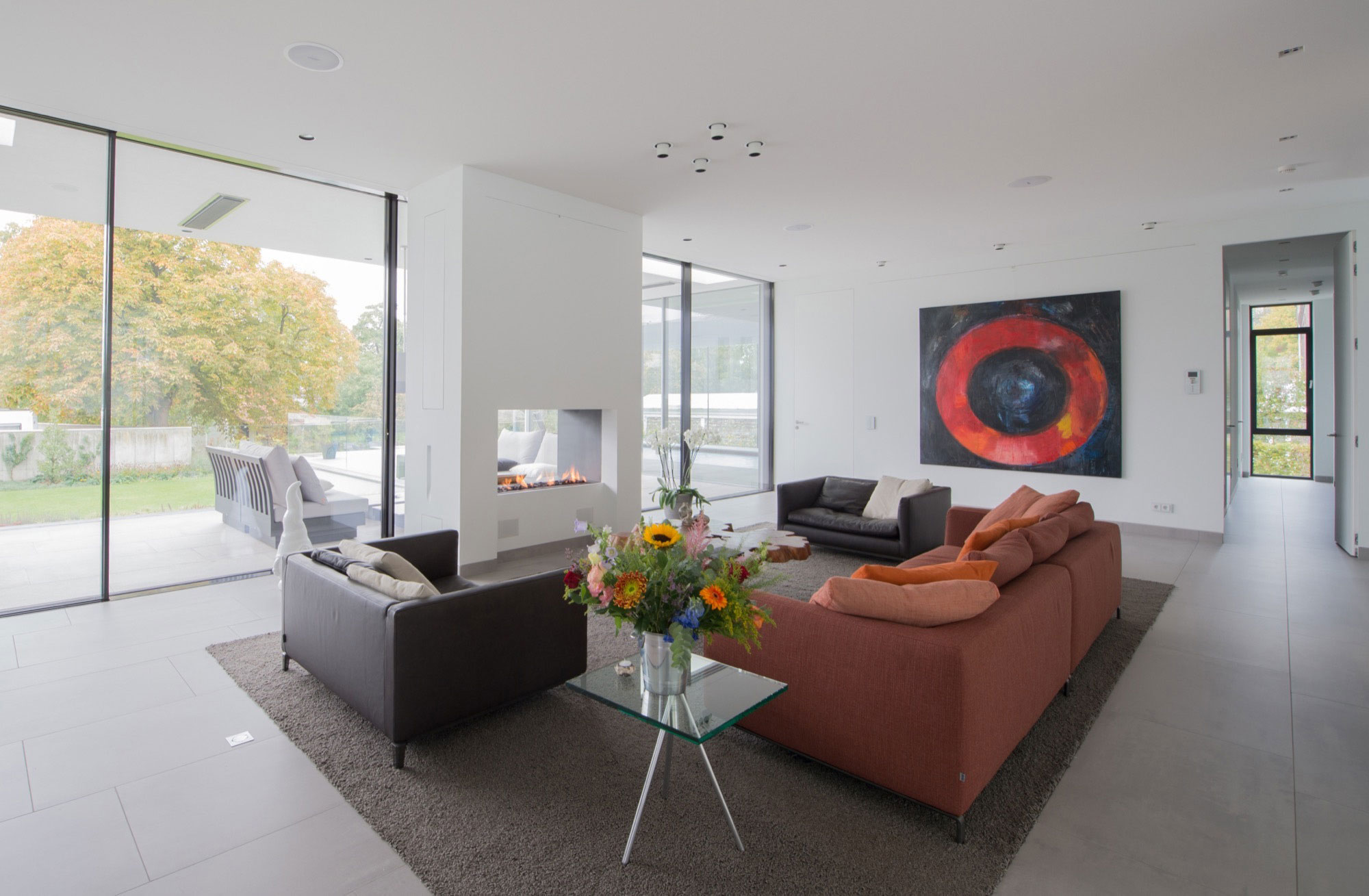 A Stunning and Luminous Contemporary Home on the Edge of a Pretty Man-Made River by LIAG architects (8)