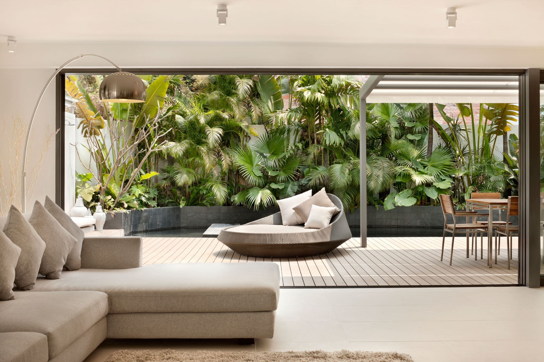 A Stunning and Outstanding Contemporary Home in Clearwater Bay, Hong Kong by Original Vision (10)