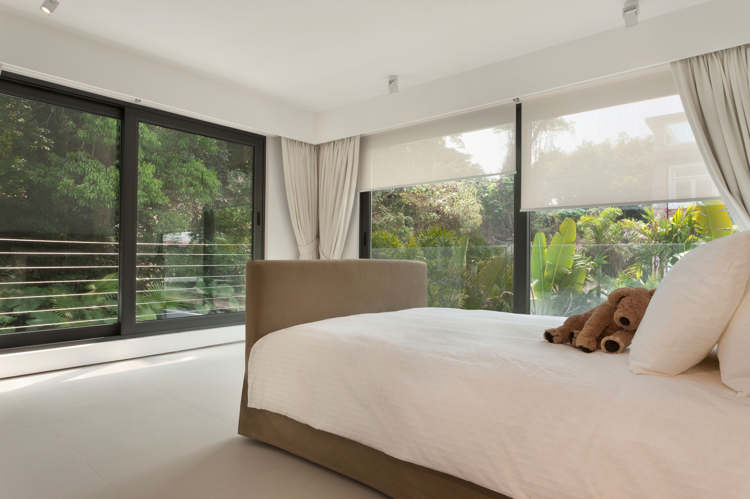 A Stunning and Outstanding Contemporary Home in Clearwater Bay, Hong Kong by Original Vision (16)
