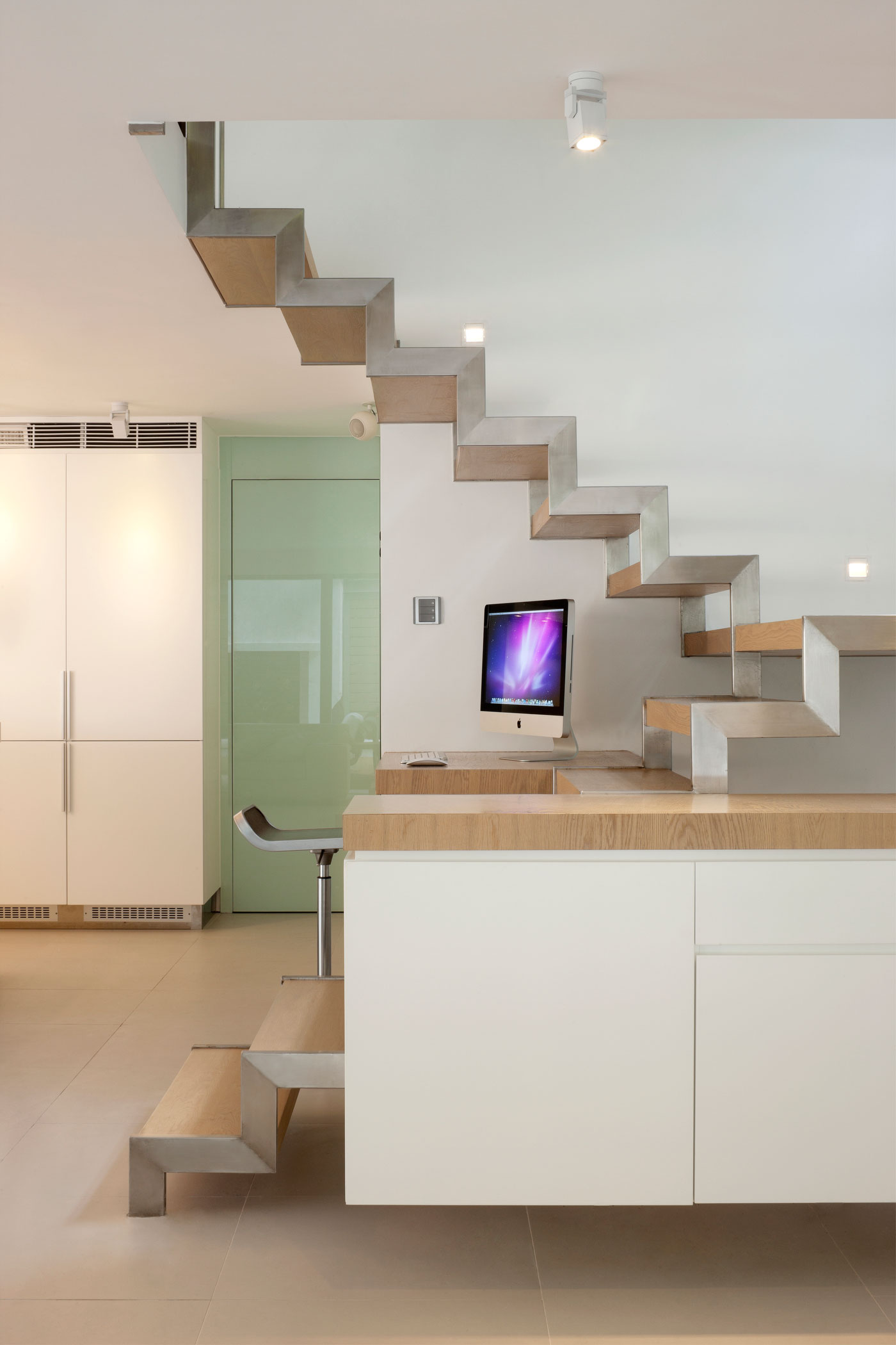 A Stunning and Outstanding Contemporary Home in Clearwater Bay, Hong Kong by Original Vision (21)