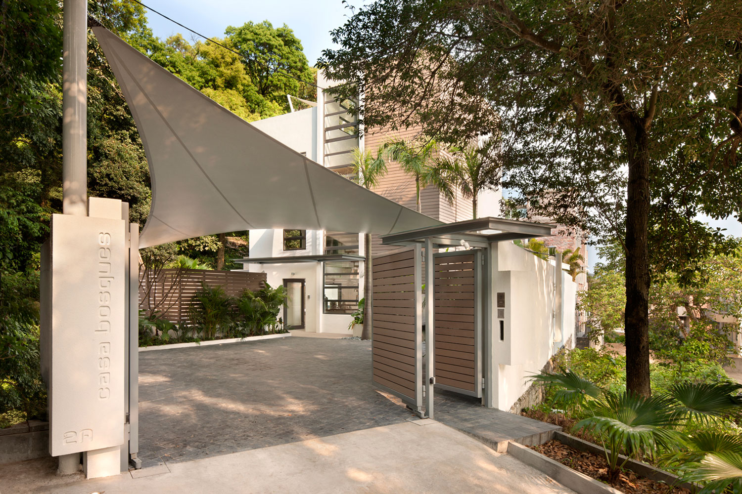 A Stunning and Outstanding Contemporary Home in Clearwater Bay, Hong Kong by Original Vision (5)