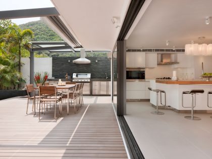 A Stunning and Outstanding Contemporary Home in Clearwater Bay, Hong Kong by Original Vision (6)