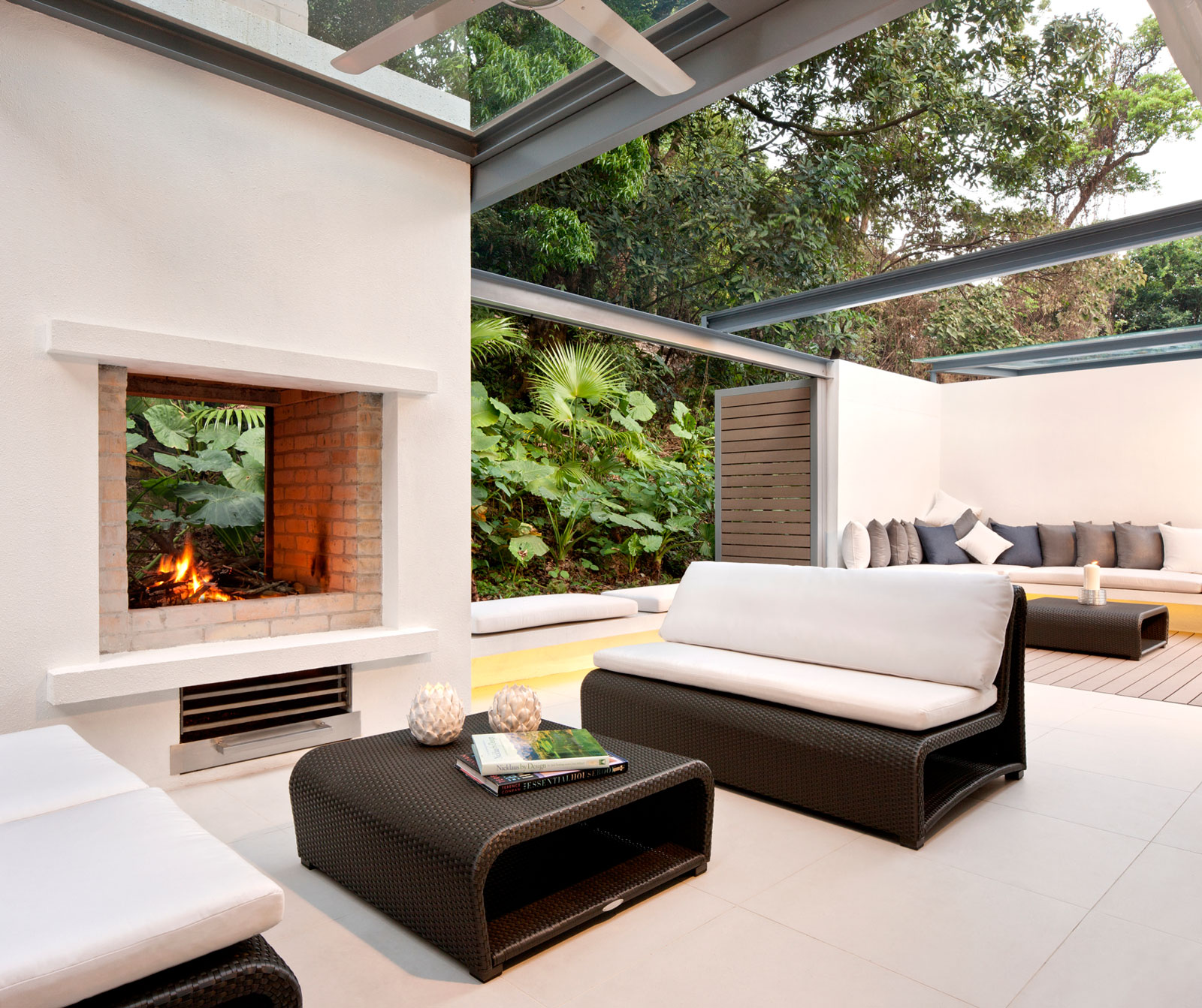 A Stunning and Outstanding Contemporary Home in Clearwater Bay, Hong Kong by Original Vision (8)