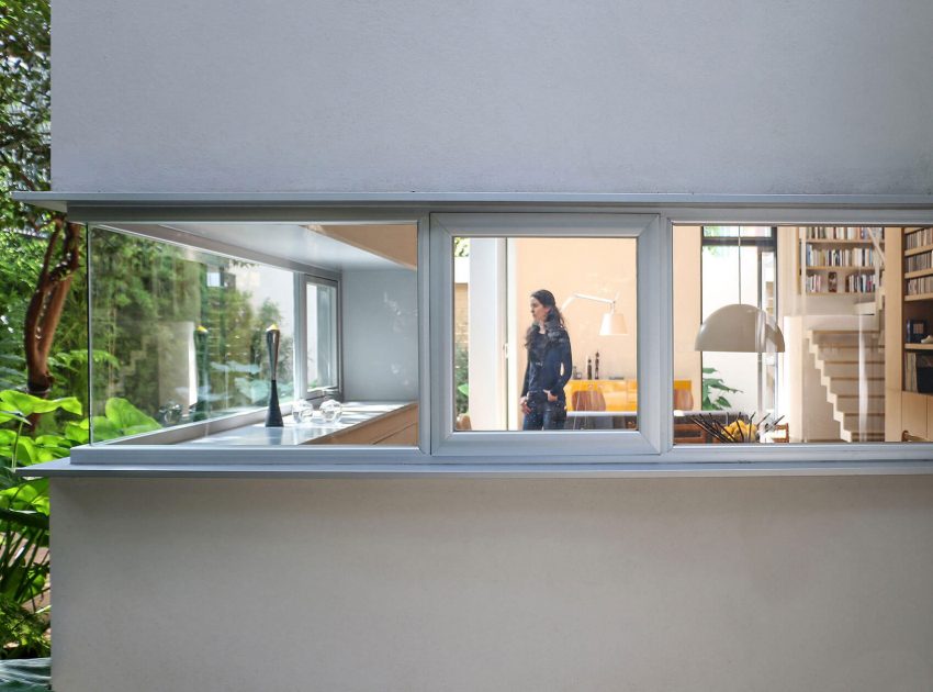 A Stunning Contemporary Home with a Large Bookshelf in Mexico City by Paul Cremoux Studio (11)