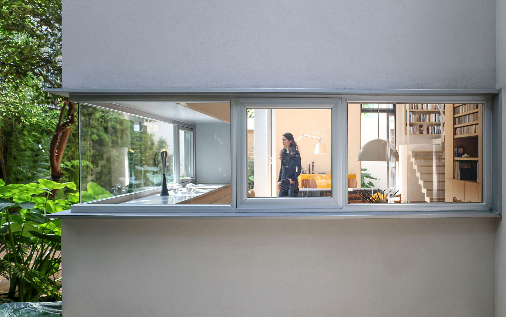 A Stunning Contemporary Home with a Large Bookshelf in Mexico City by Paul Cremoux Studio (11)