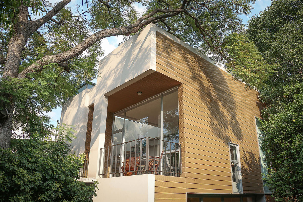 A Stunning Contemporary Home with a Large Bookshelf in Mexico City by Paul Cremoux Studio (3)