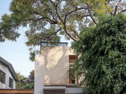 A Stunning Contemporary Home with a Large Bookshelf in Mexico City by Paul Cremoux Studio (4)