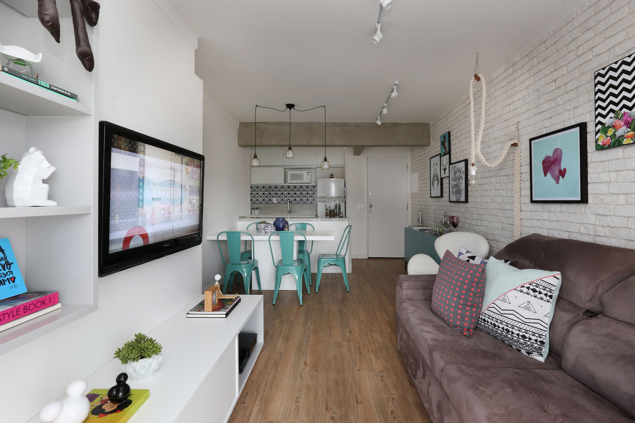 A Stylish Apartment with Romantic Atmosphere in São Paulo by Casa 2 Arquitetos (12)