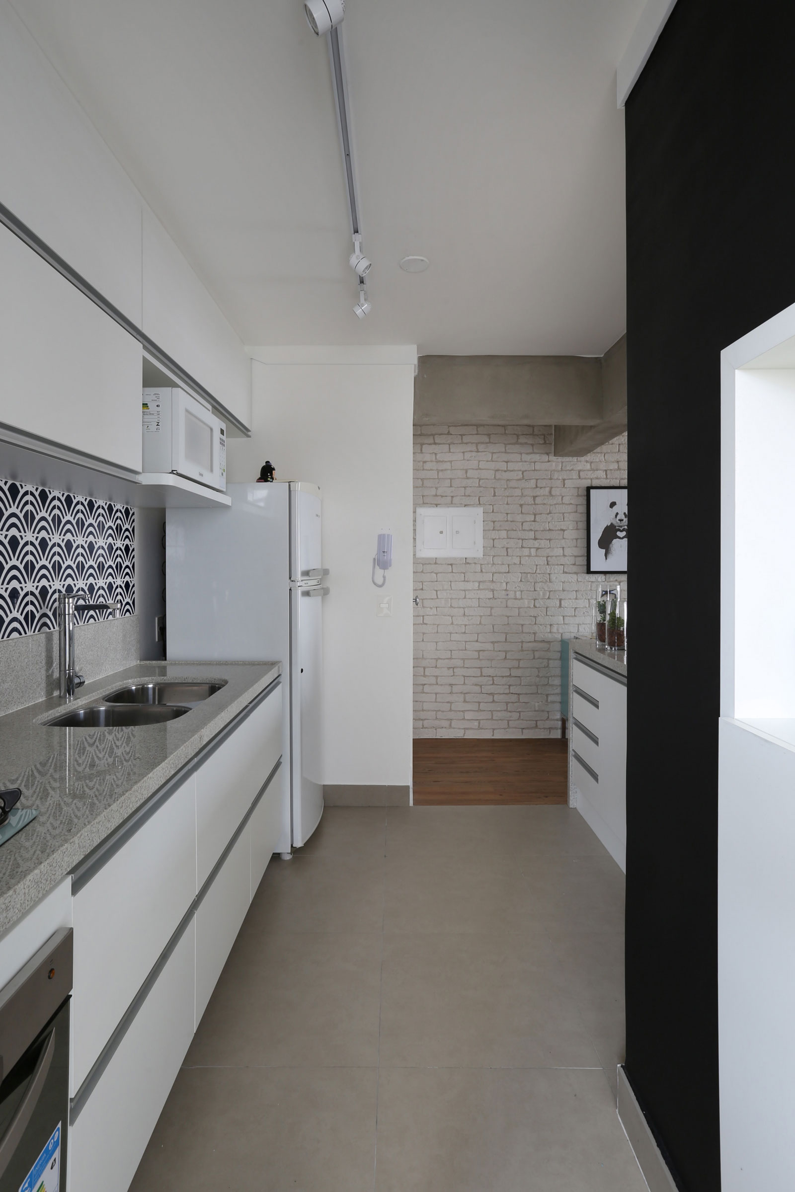 A Stylish Apartment with Romantic Atmosphere in São Paulo by Casa 2 Arquitetos (24)