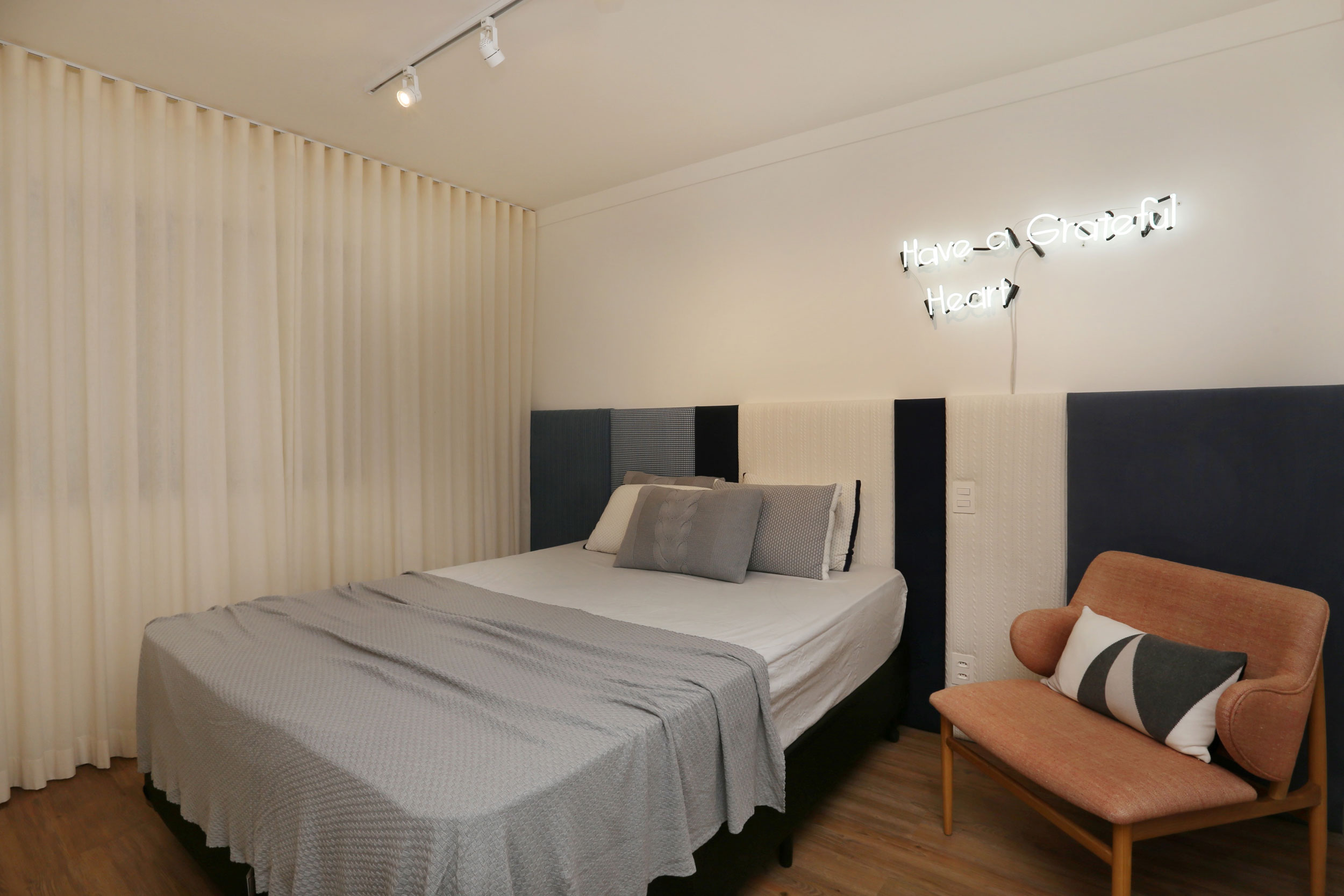 A Stylish Apartment with Romantic Atmosphere in São Paulo by Casa 2 Arquitetos (27)