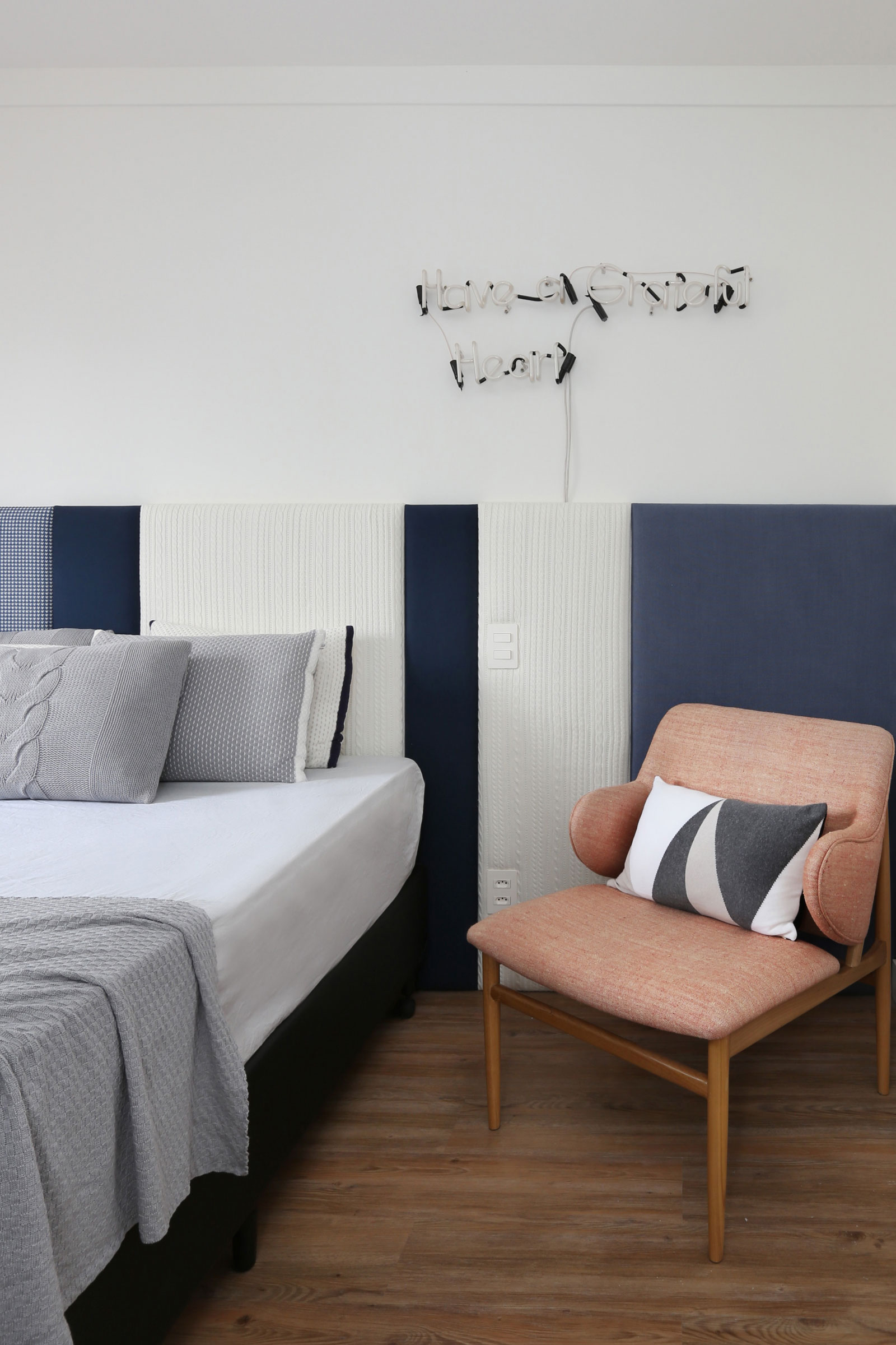 A Stylish Apartment with Romantic Atmosphere in São Paulo by Casa 2 Arquitetos (30)