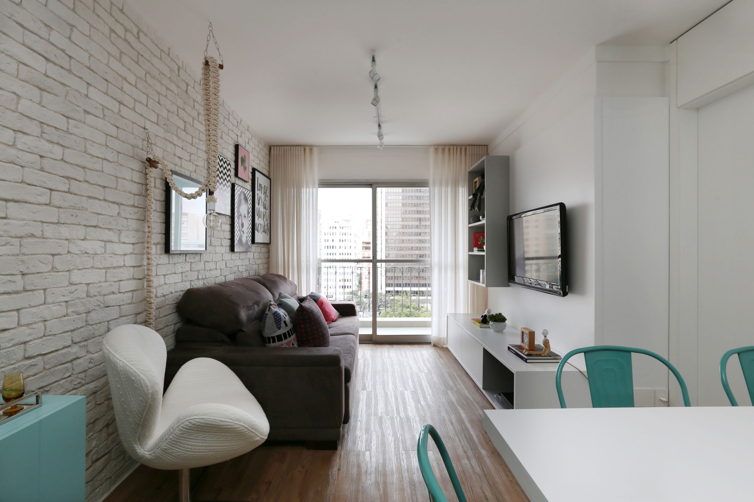 A Stylish Apartment with Romantic Atmosphere in São Paulo by Casa 2 Arquitetos (4)