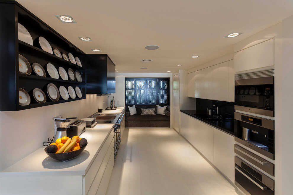 A Stylish Beach Home with Warm and Romantic Interiors in Marbella by Patricia Darch Interiors (11)