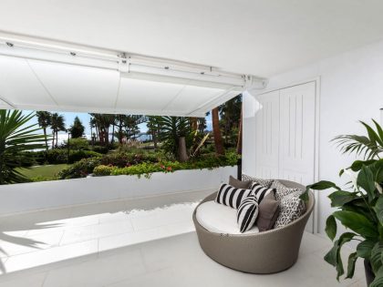 A Stylish Beach Home with Warm and Romantic Interiors in Marbella by Patricia Darch Interiors (3)