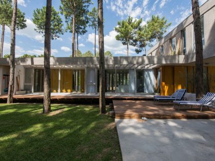 A Stylish Concrete Home Flanked by a Lush Pine Forest in Pinamar by Estudio Galera (11)