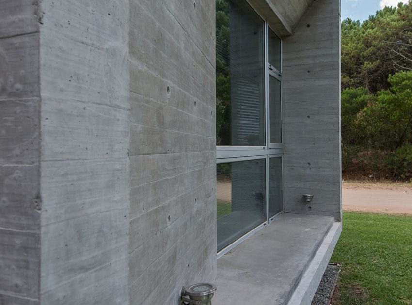 A Stylish Concrete Home Flanked by a Lush Pine Forest in Pinamar by Estudio Galera (12)
