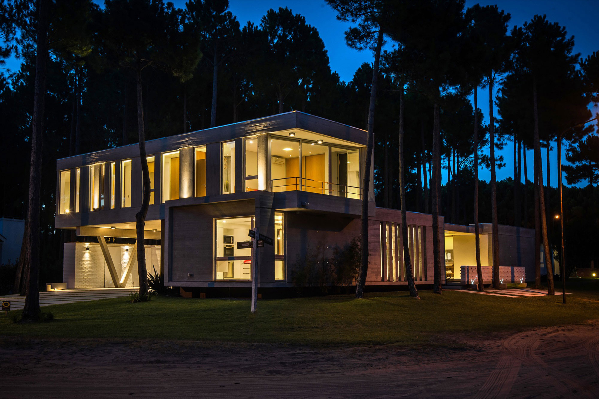 A Stylish Concrete Home Flanked by a Lush Pine Forest in Pinamar by Estudio Galera (23)