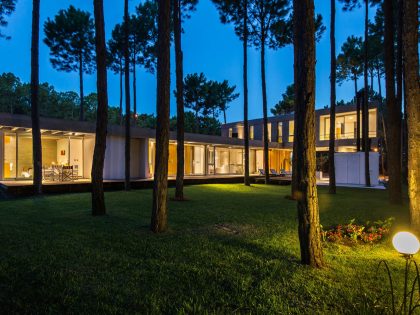 A Stylish Concrete Home Flanked by a Lush Pine Forest in Pinamar by Estudio Galera (24)