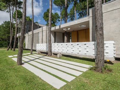A Stylish Concrete Home Flanked by a Lush Pine Forest in Pinamar by Estudio Galera (7)