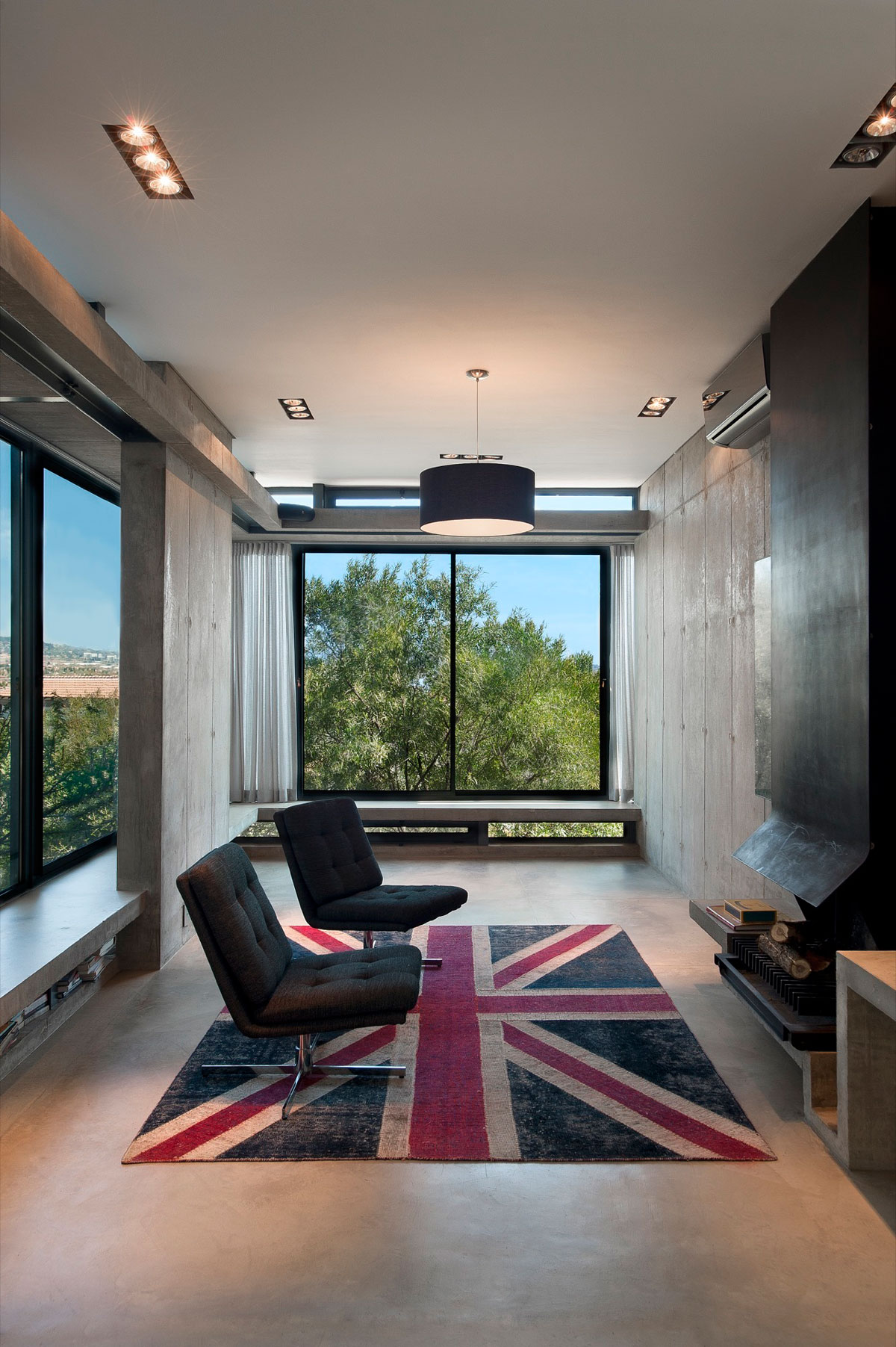 A Stylish Cantilevered Concrete Home with Stunning Character in Pretoria, South Africa by Earthworld Architects & Interiors (12)