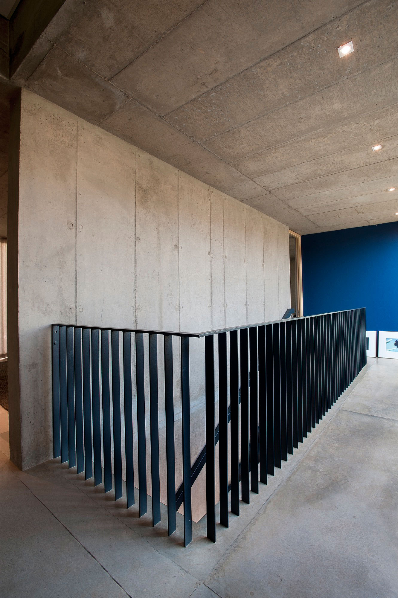 A Stylish Cantilevered Concrete Home with Stunning Character in Pretoria, South Africa by Earthworld Architects & Interiors (17)