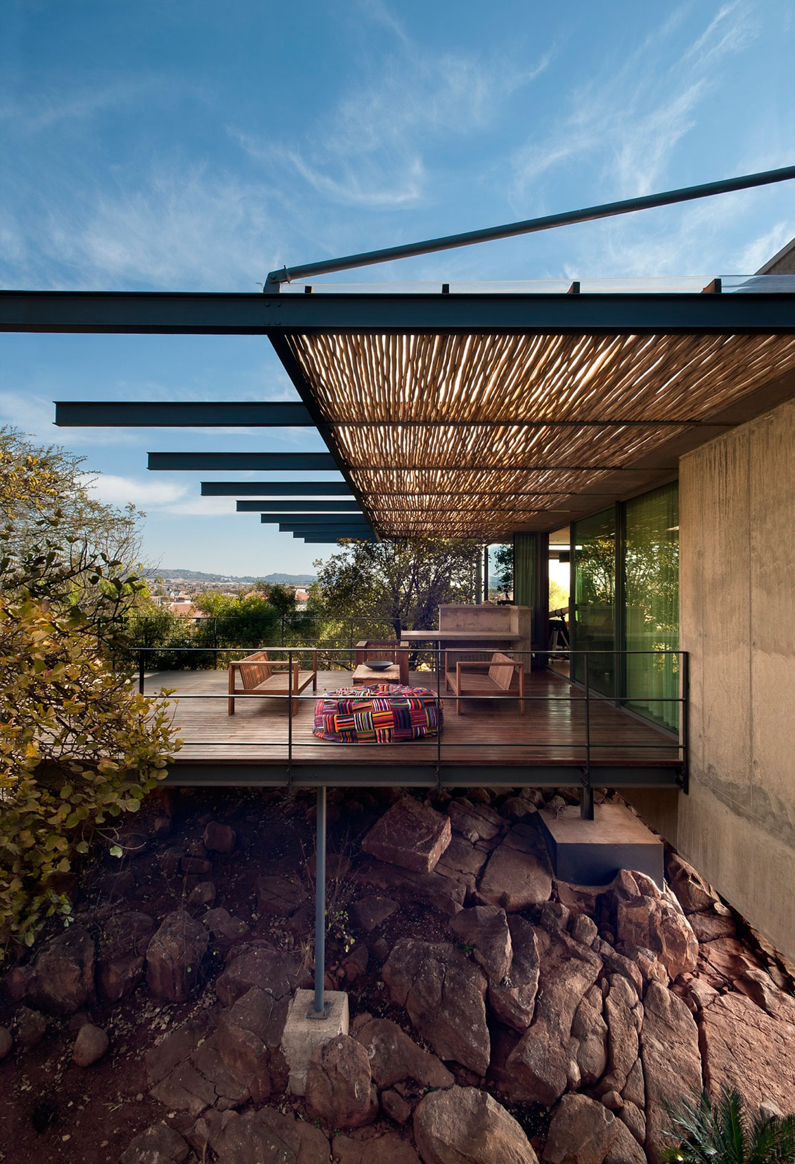 A Stylish Cantilevered Concrete Home with Stunning Character in Pretoria, South Africa by Earthworld Architects & Interiors (4)