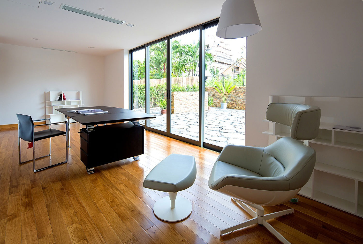 A Stylish Contemporary Home Composed of Two Interlocking Volumes in Ho Chi Minh City by MimA NYstudio + Real Architecture (11)