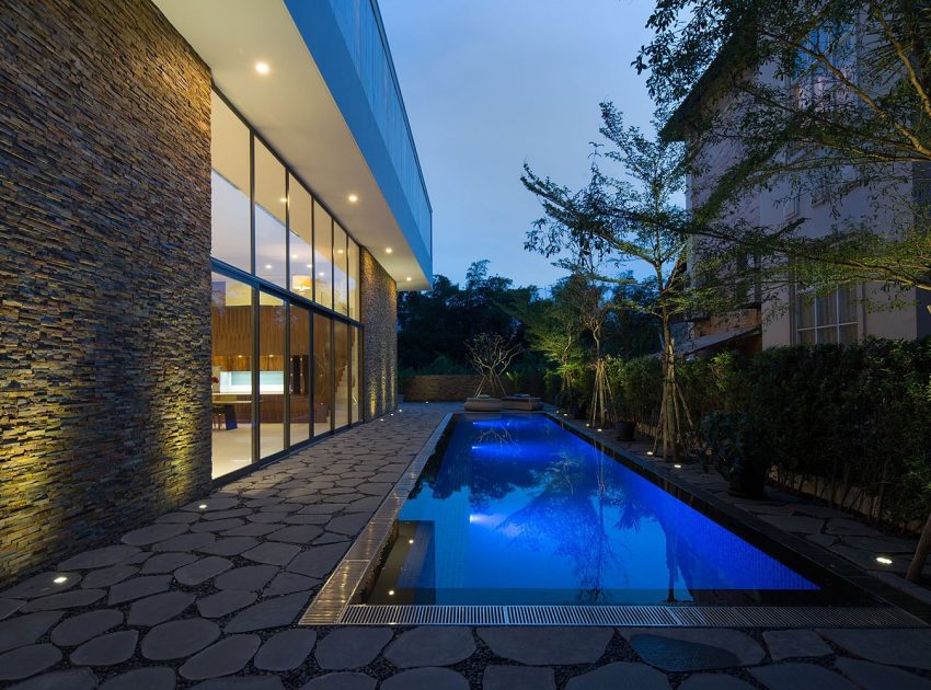 A Stylish Contemporary Home Composed of Two Interlocking Volumes in Ho Chi Minh City by MimA NYstudio + Real Architecture (18)