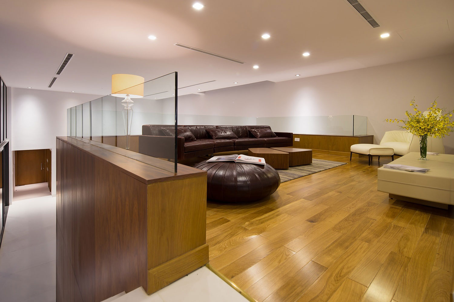 A Stylish Contemporary Home Composed of Two Interlocking Volumes in Ho Chi Minh City by MimA NYstudio + Real Architecture (8)